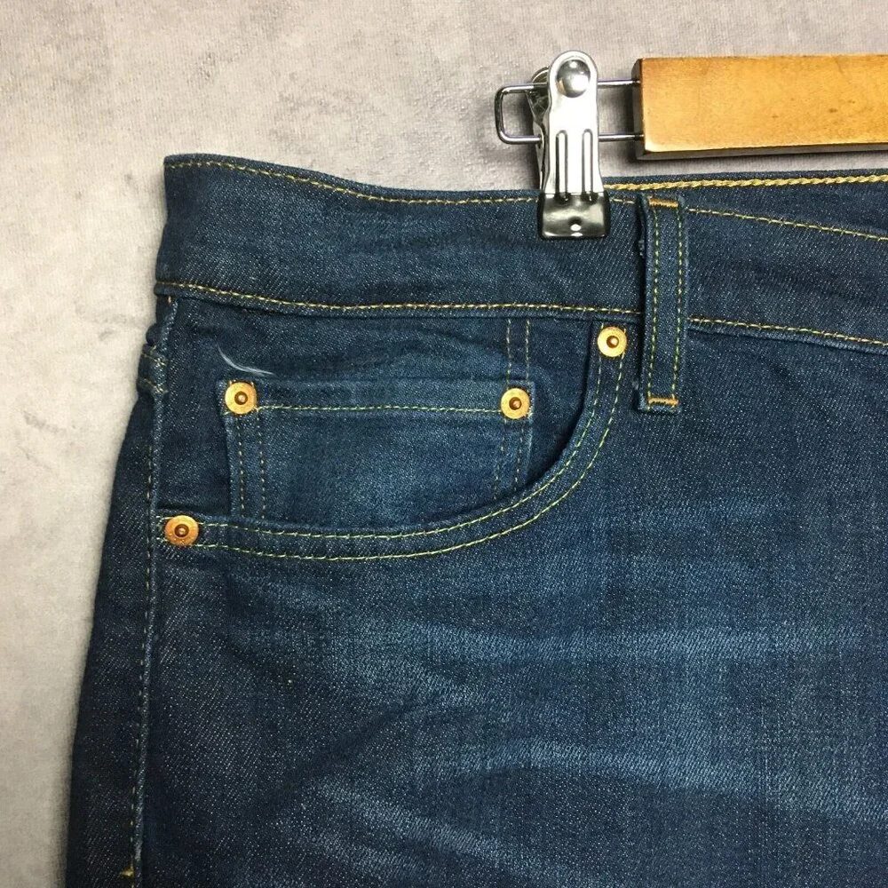 Levis Mens 541 Athletic Fit Blue Jeans size 40x32 Stretch Denim Zipper Fly Pants